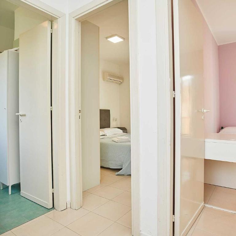 Mondello Adone - Three-Bedroom House - 8