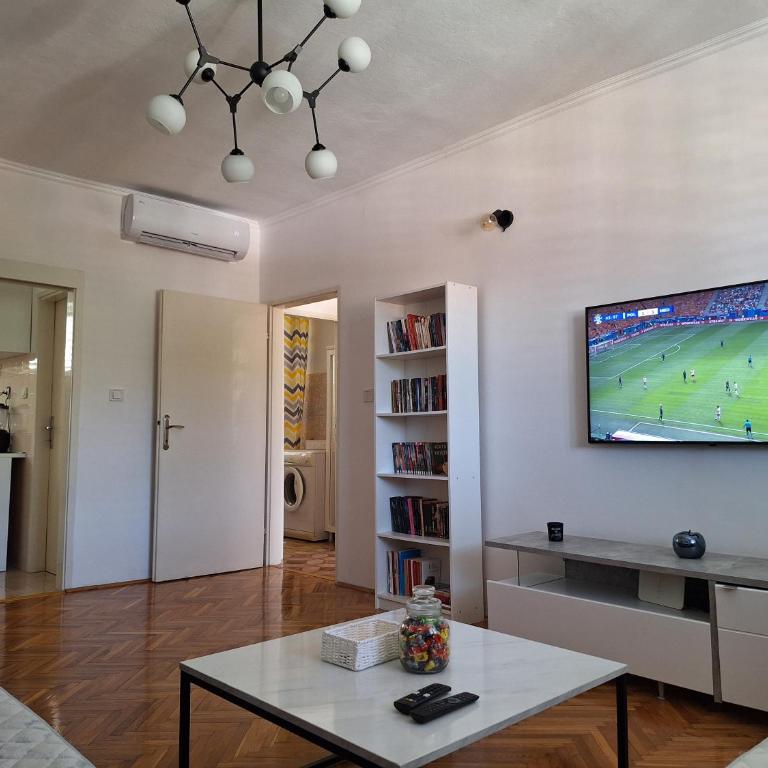 Castelnuovo - Two-Bedroom Apartment - 2