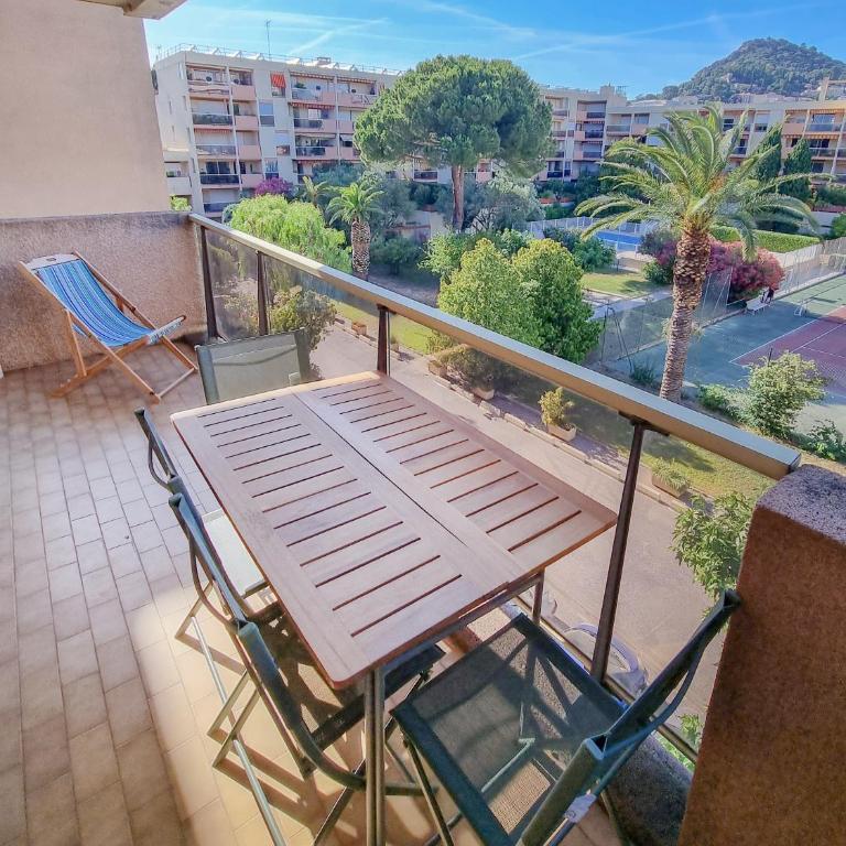 Le Repaire des Palmiers - T2 en centre-ville avec parking et piscine - Apartment mit 1 Schlafzimmer - 3