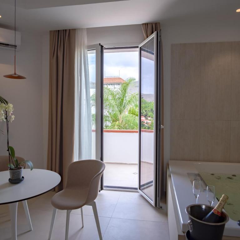Le Muse Mondello - Deluxe Suite with Spa Bath - 13