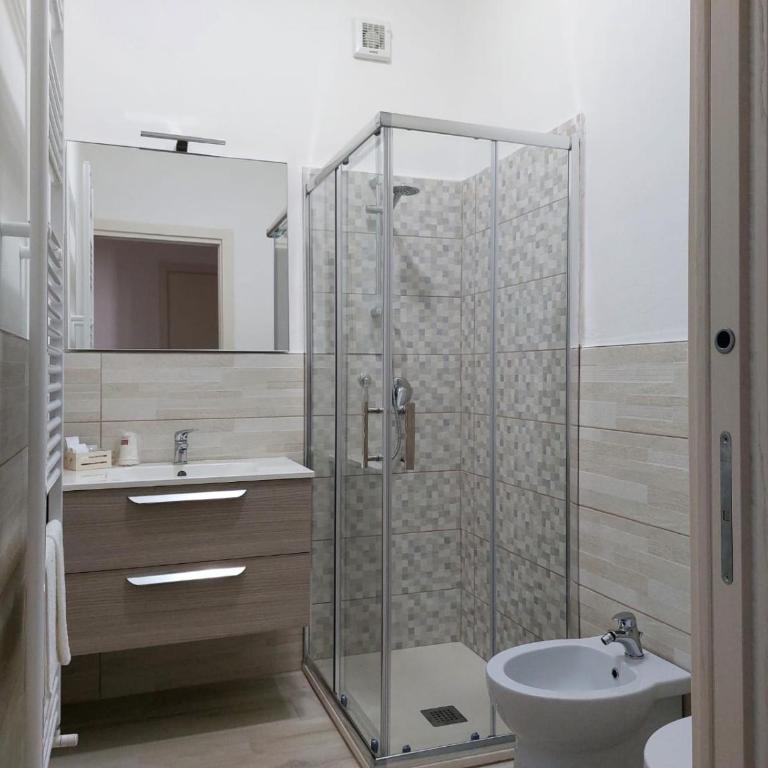 A Casa di Enrichetta - Camera Matrimoniale con Bagno Privato - 3