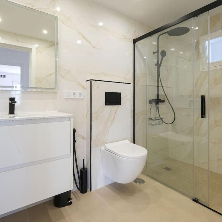 Spacious Villa that has it all! - Villa - 16