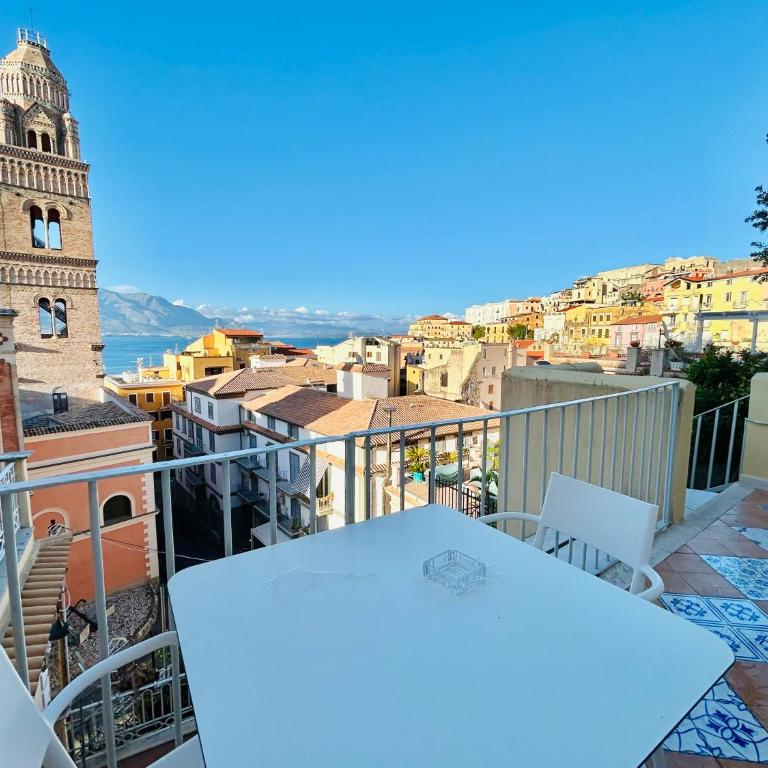 La Gaetana - UN LETTO IDEALE - Double Room with Spa Bath - 4