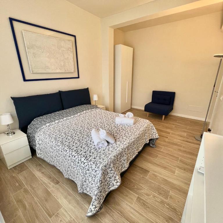 F&F Rooms - Camera Tripla con Bagno in Comune - 1