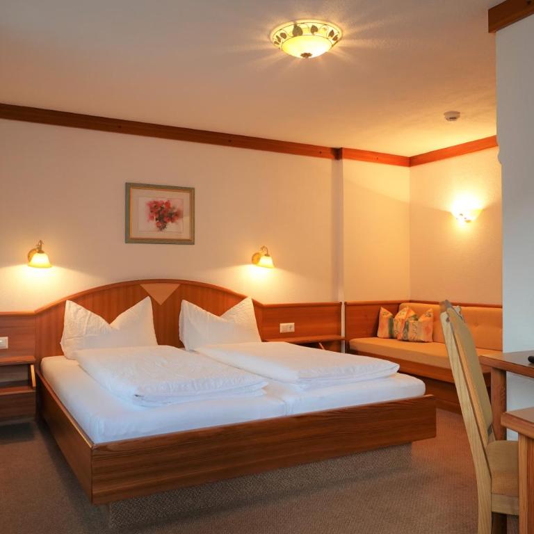 Haus Christina - Doppelzimmer mit Balkon - 1