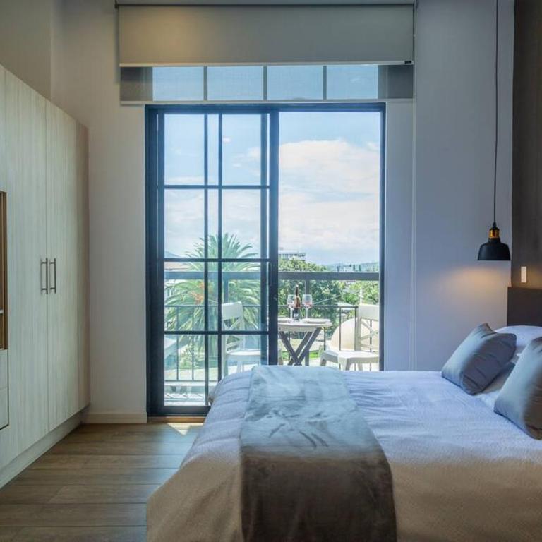 Mumbai Modern Studio - One-Bedroom Apartment - 2