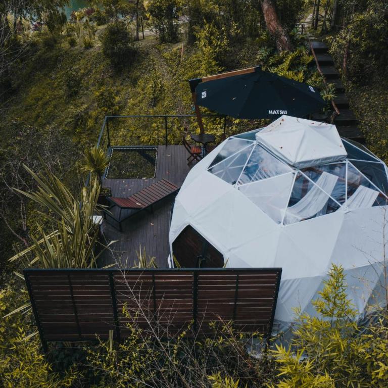 Domus Glamping Guatapé - Habitación Doble Deluxe con bañera - 3