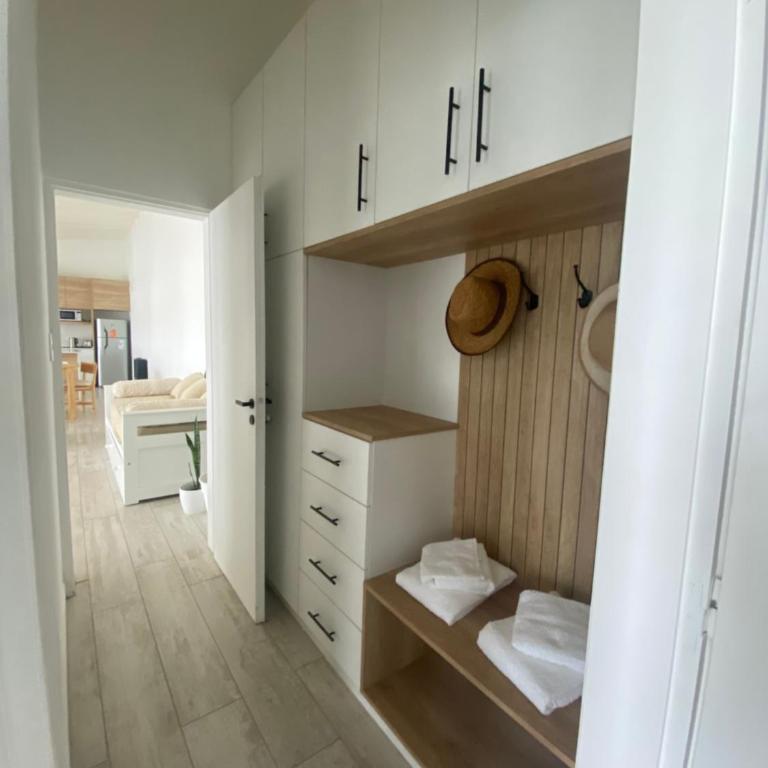 Casa Mercedes, casa privada a estrenar alquiler todo el año, con pileta climatizada solar de noviembre a marzo - Villa de 1 dormitorio - 48