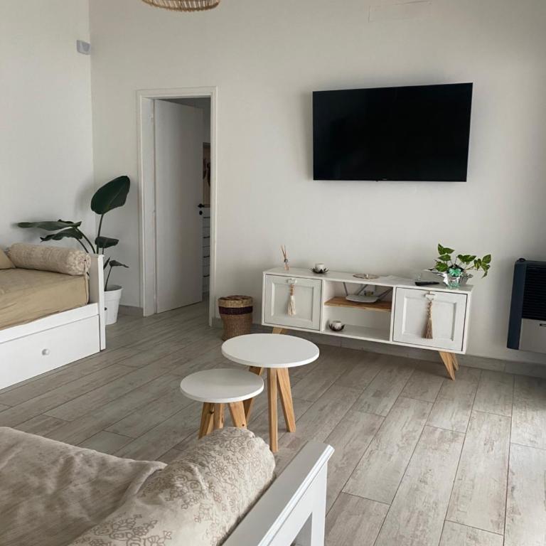 Casa Mercedes, casa privada a estrenar alquiler todo el año, con pileta climatizada solar de noviembre a marzo - Villa de 1 dormitorio - 52