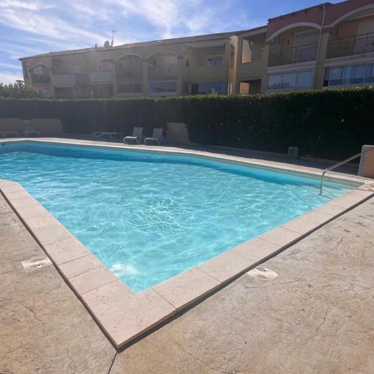 Appartement Marseillan Plage - Three-Bedroom Apartment - 2
