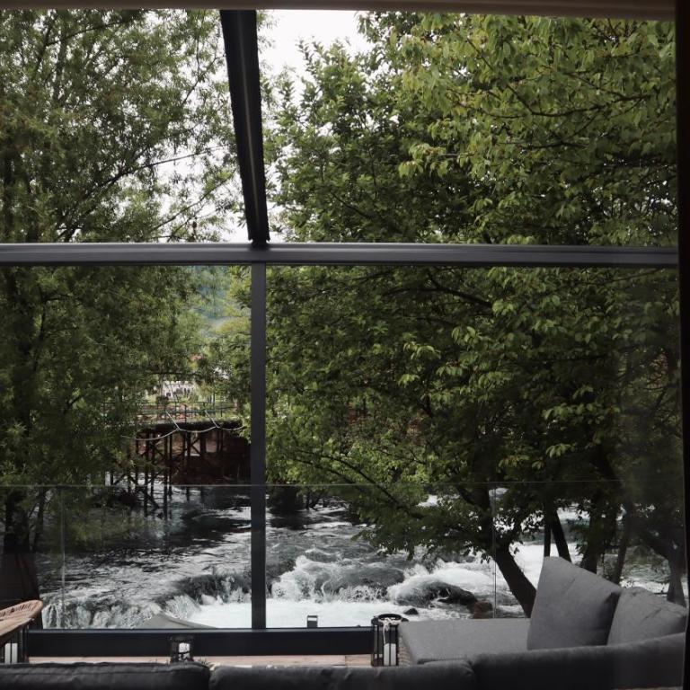 Waterfall Glamping Cabin - One-Bedroom House - 1