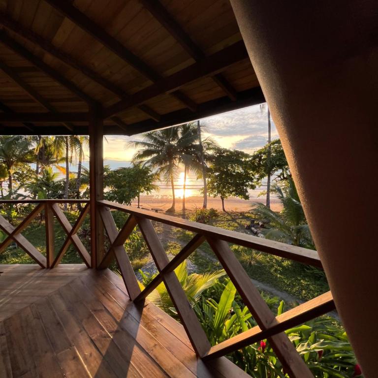 Popochos Beach Eco Lodge - Habitación Cuádruple con balcón - 1