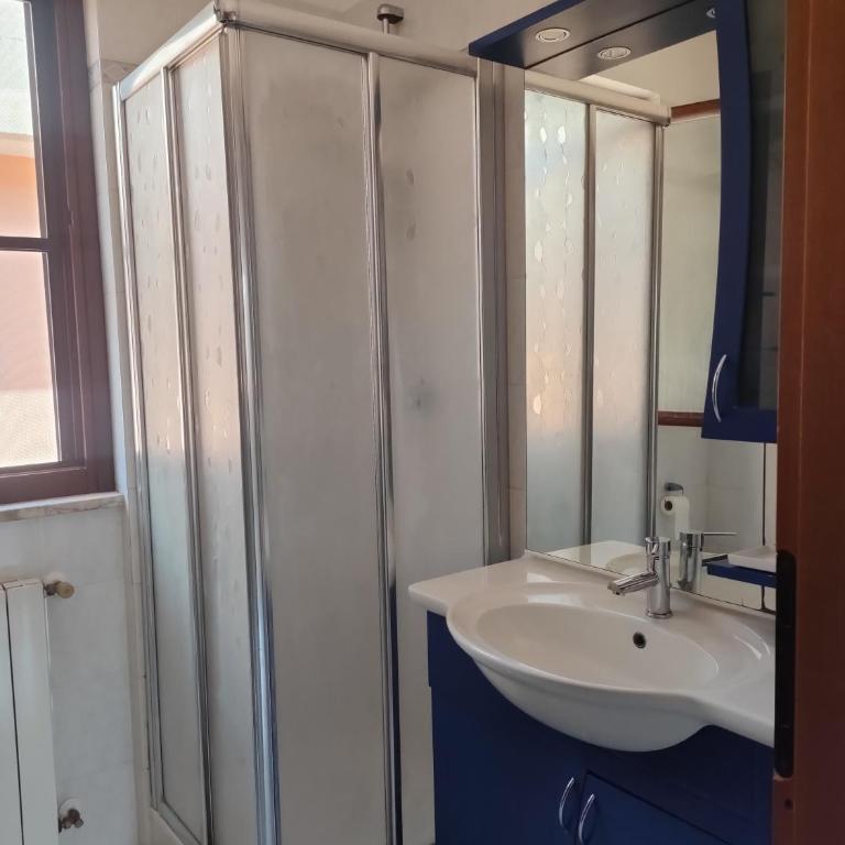 Trilocale in Via delle Azzorre - Appartamento con 2 Camere da Letto - 18