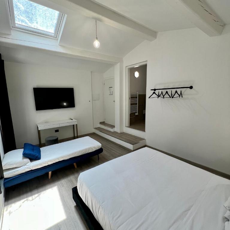 Room Verona Ai Conti - Camera Quadrupla con Bagno Privato - 8