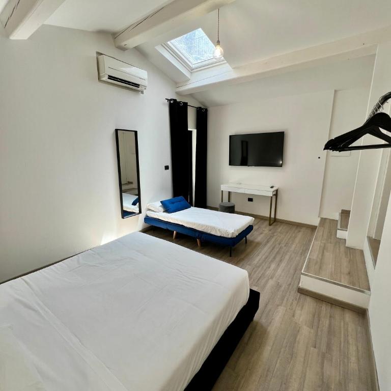 Room Verona Ai Conti - Camera Quadrupla con Bagno Privato - 7