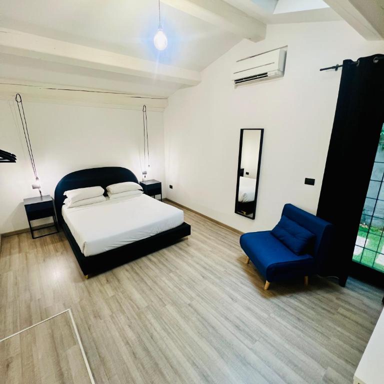 Room Verona Ai Conti - Camera Quadrupla con Bagno Privato - 13