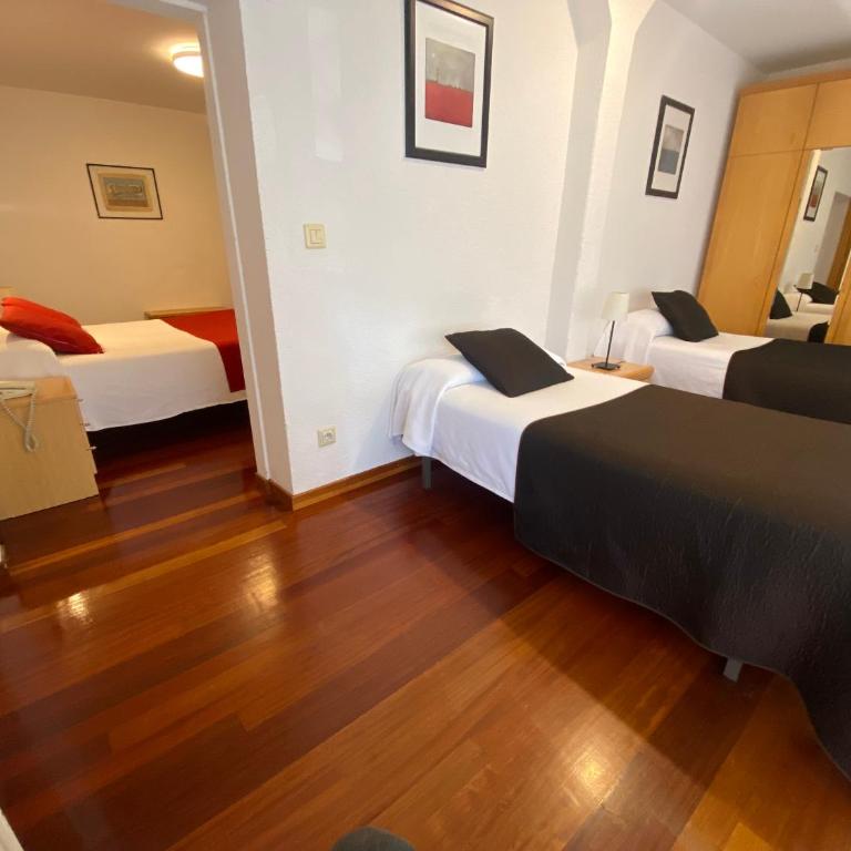 Hotel La Rambla - Family Room - 2