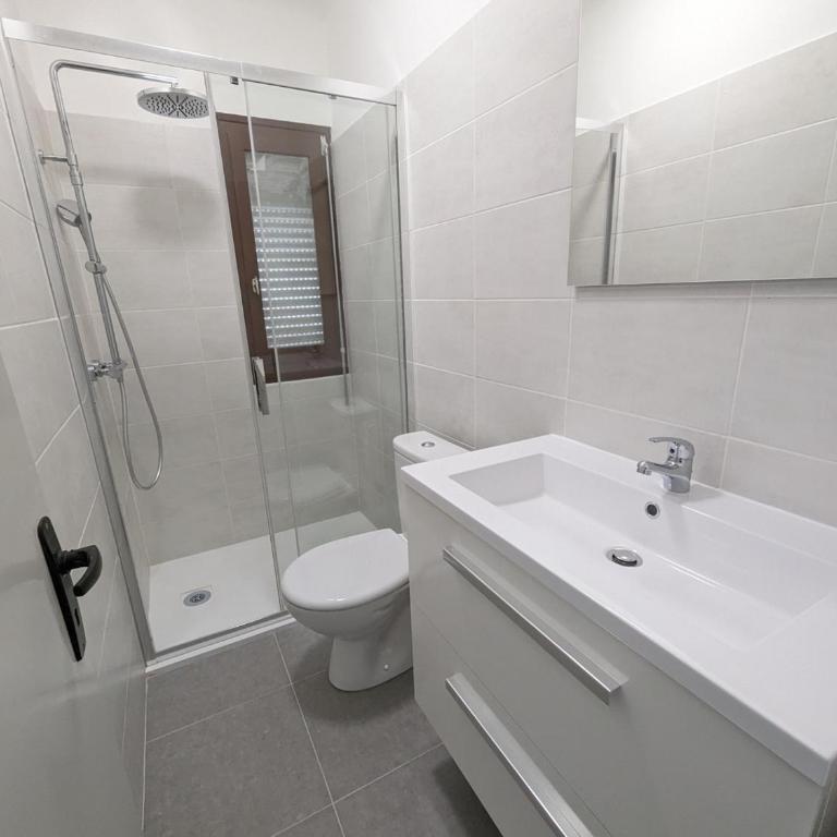 T2 face mer, climatisé, parking privé, 4 pers - FR-1-797-11 - Appartement - 11