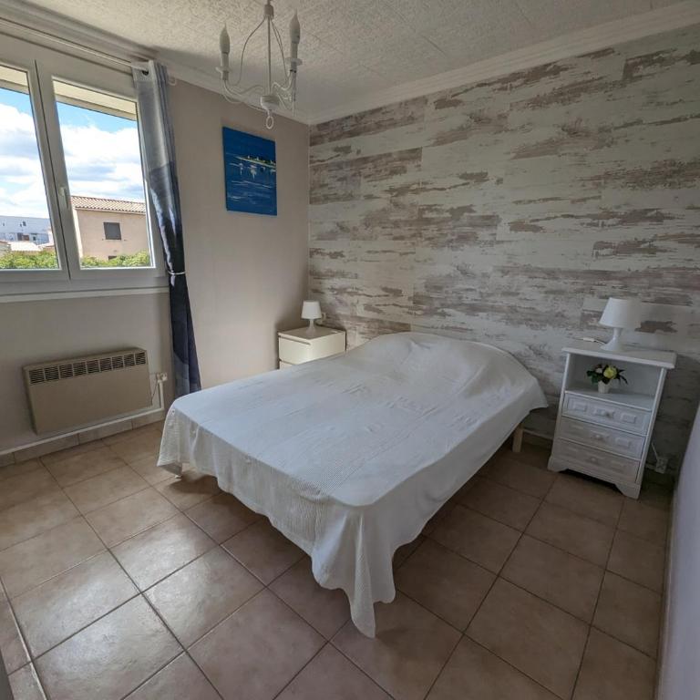 Appartement T2 lumineux 40m2, 4 personnes, 150m de la plage, bien équipé et proche loisirs - FR-1-797-18 - Appartement - 12