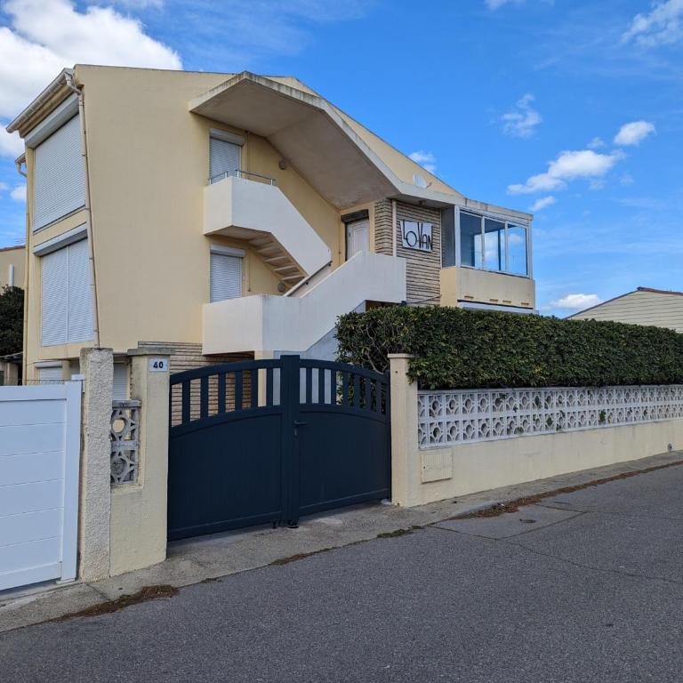 Appartement T2 lumineux 40m2, 4 personnes, 150m de la plage, bien équipé et proche loisirs - FR-1-797-18 - Appartement - 15