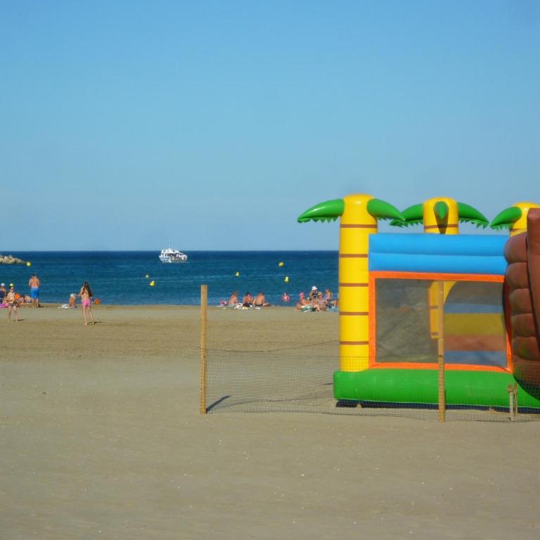 Appartement T2 lumineux 40m2, 4 personnes, 150m de la plage, bien équipé et proche loisirs - FR-1-797-18 - Appartement - 17