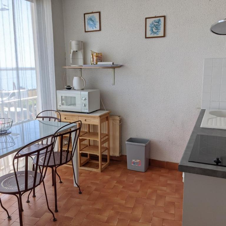 Appartement T4 proche plage et commerces, 80m2, 6 pers, lave-linge, TV - FR-1-797-23 - Appartement - 2