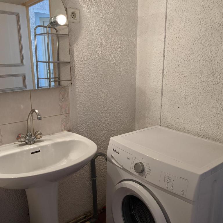 Appartement T4 proche plage et commerces, 80m2, 6 pers, lave-linge, TV - FR-1-797-23 - Appartement - 11