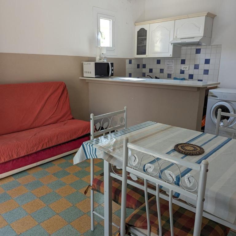 Appartement T2 avec parking - 4 pers. plage 150m - FR-1-797-17 - Appartement - 6