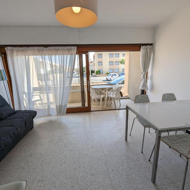 T2 climatisé en front de mer avec parking - FR-1-797-13 - Appartement - 9