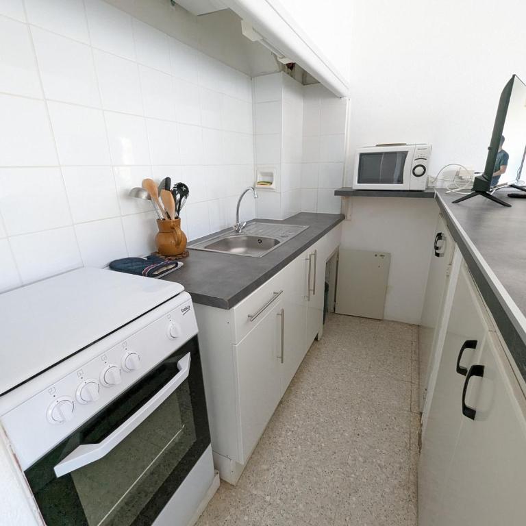 T2 climatisé en front de mer avec parking - FR-1-797-13 - Appartement - 10