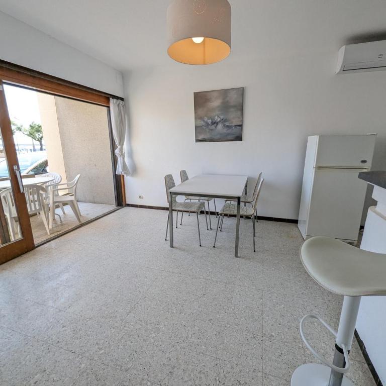 T2 climatisé en front de mer avec parking - FR-1-797-13 - Appartement - 11