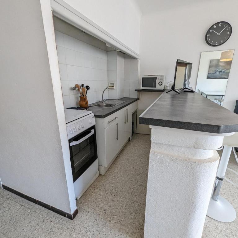 T2 climatisé en front de mer avec parking - FR-1-797-13 - Appartement - 12