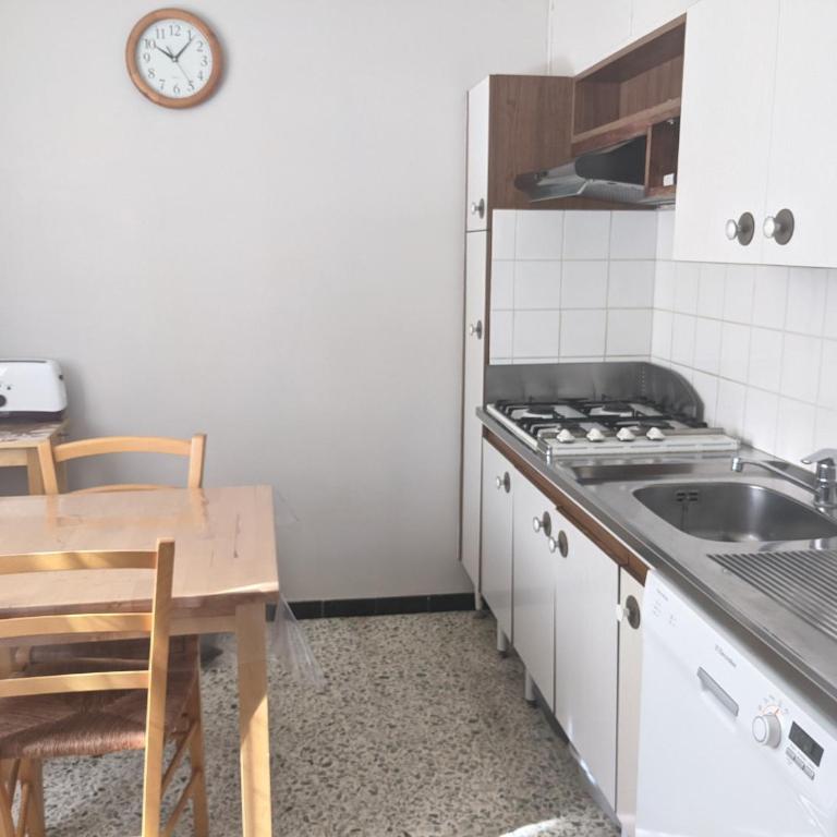 Charmant T3 rénové à 60m de la plage avec terrasse, jardin et parking clos - FR-1-797-28 - Appartement - 11