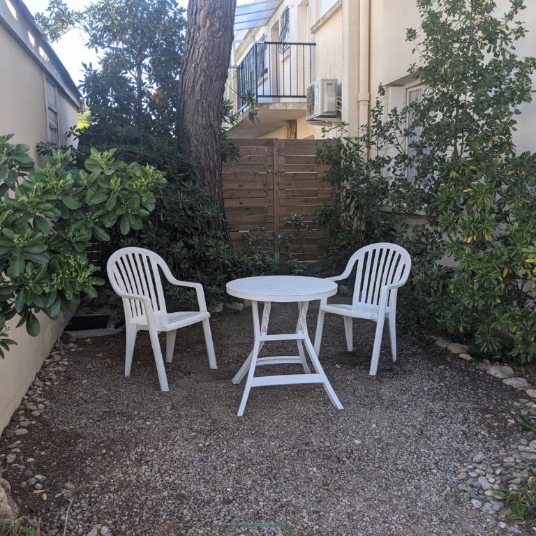 Charmant T3 rénové à 60m de la plage avec terrasse, jardin et parking clos - FR-1-797-28 - Appartement - 19