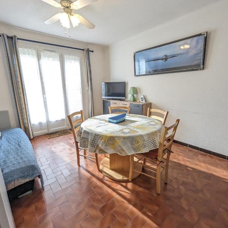 Charmant T2 proche plage à Port-la-Nouvelle, terrasse et parking inclus - FR-1-797-29 - Appartement - 2