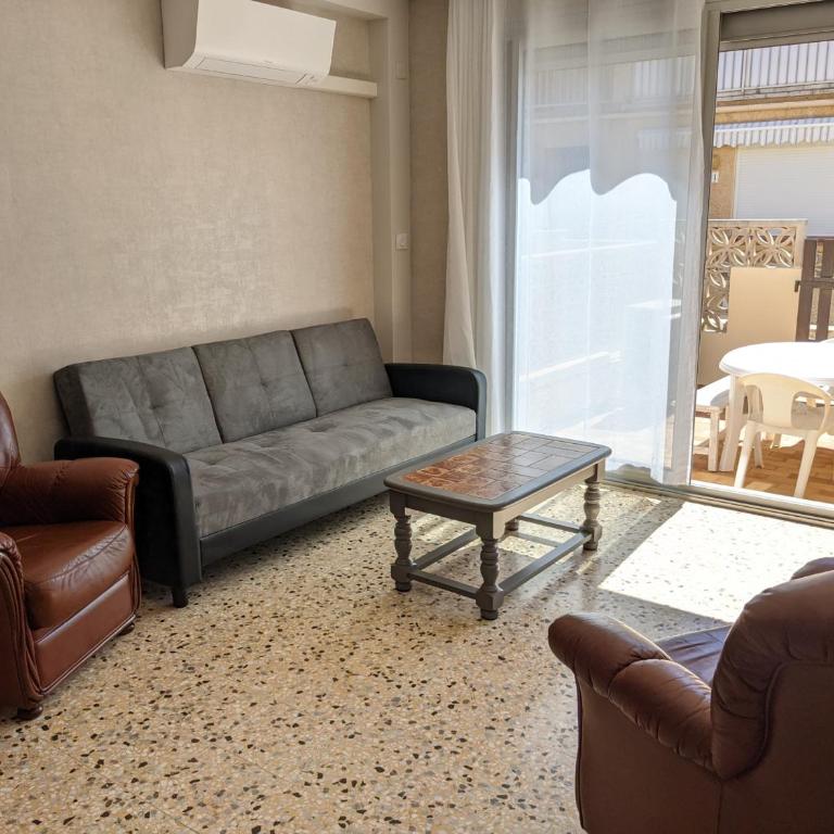 Villa T3 climatisée, 57m², 5/6 pers, proche plage, rénovée, terrasse, parking, quartier animé - FR-1-797-48 - Villa - 4