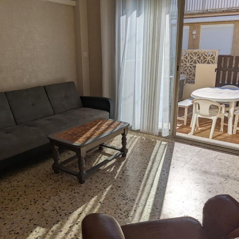 Villa T3 climatisée, 57m², 5/6 pers, proche plage, rénovée, terrasse, parking, quartier animé - FR-1-797-48 - Villa - 7
