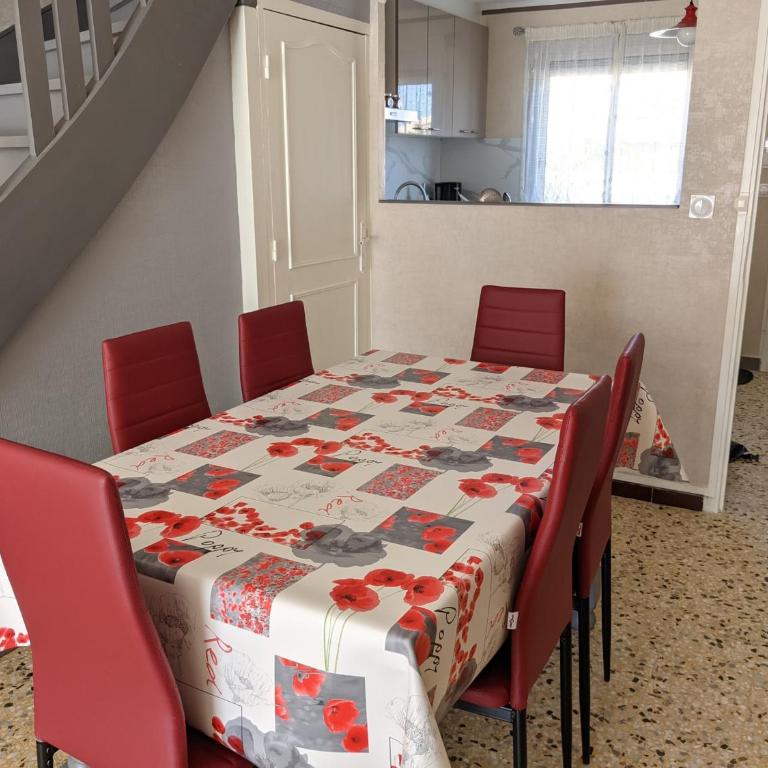 Villa T3 climatisée, 57m², 5/6 pers, proche plage, rénovée, terrasse, parking, quartier animé - FR-1-797-48 - Villa - 8