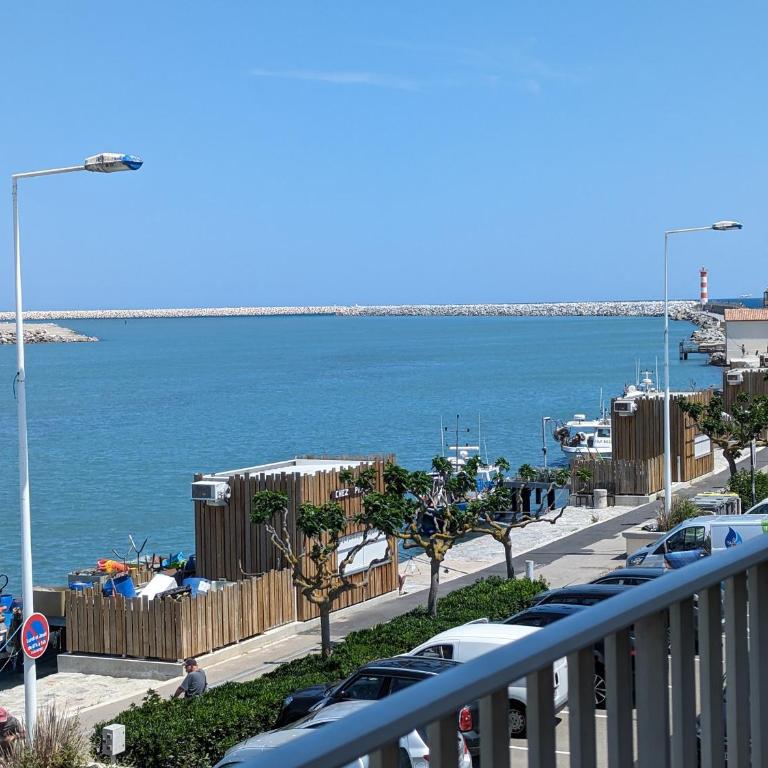 T2 Mezzanine à 250m de la plage pour 4/5 pers avec Parking et TV - FR-1-797-31 - Appartement - 1