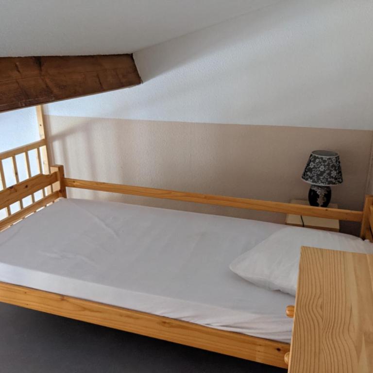 Maison T2 avec Mezzanine, Cour et Parking – 5 Pers – Proche Plage et Commerces – Bon Prix - FR-1-797-49 - Villa - 14
