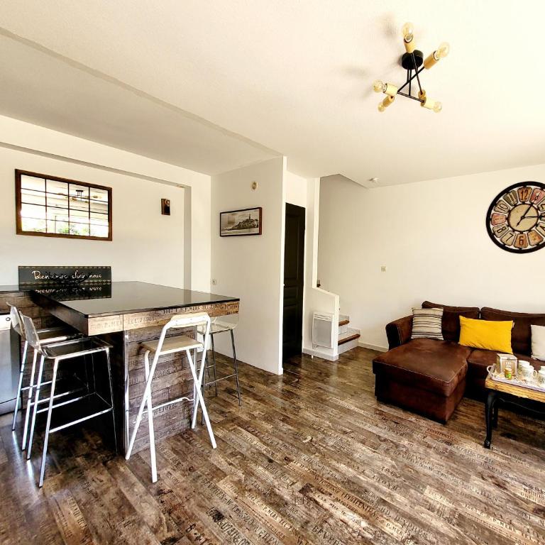 Canet en Roussillon - Maison T3 moderne pour 6 personnes - Terrasse spacieuse - Parking inclus - FR-1-794-147 - Maison de Vacances - 6