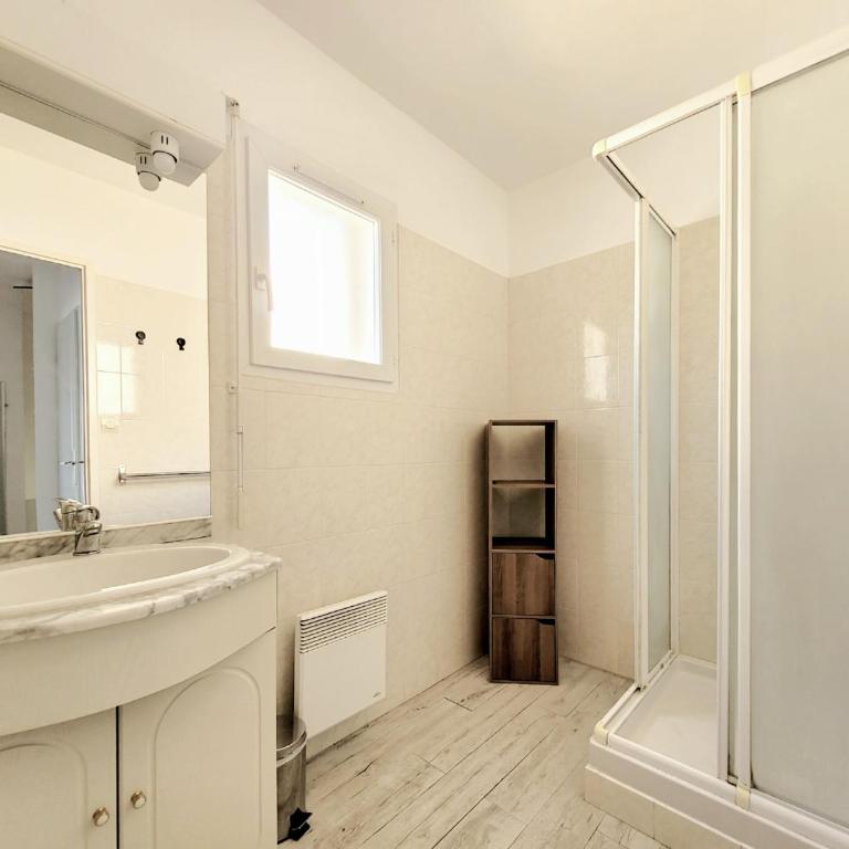 Canet en Roussillon - Maison T3 moderne pour 6 personnes - Terrasse spacieuse - Parking inclus - FR-1-794-147 - Maison de Vacances - 18