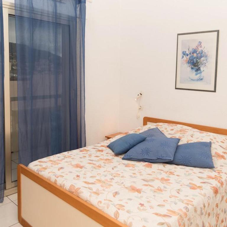 T2 Cabine pour 4 personnes au Lavandou avec balcon vue mer - FR-1-803-48 - Apartamento - 6