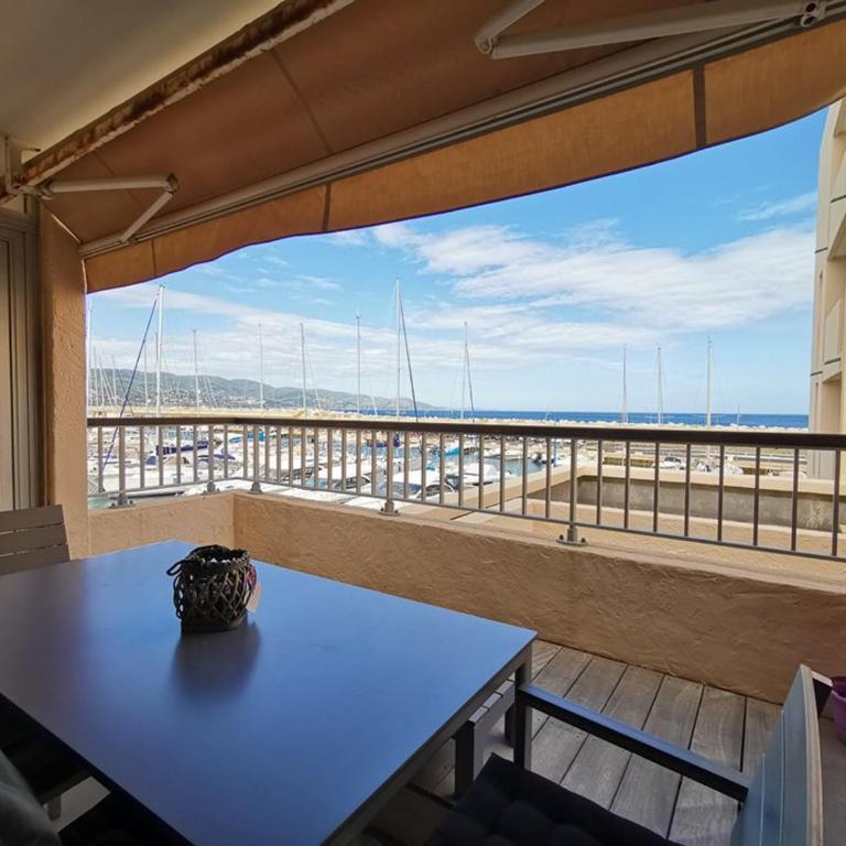 Joli T2 au Port avec Terrasse et Parking, 4 Pers. - FR-1-803-12 - Apartment - 11