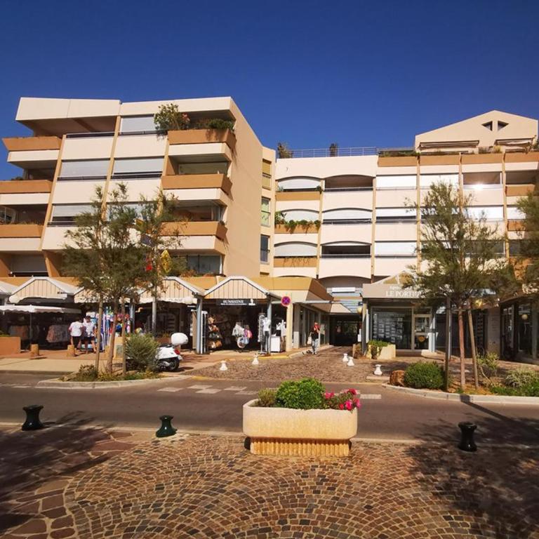 Studio vue mer au Lavandou, climatisation, parking - FR-1-803-16 - Studio - 1