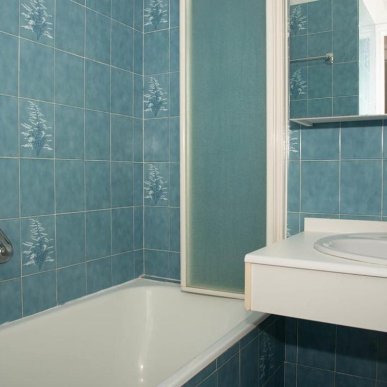 Location T2 au Lavandou, plage et parking privé, pour 4 pers - FR-1-803-47 - Apartment - 4