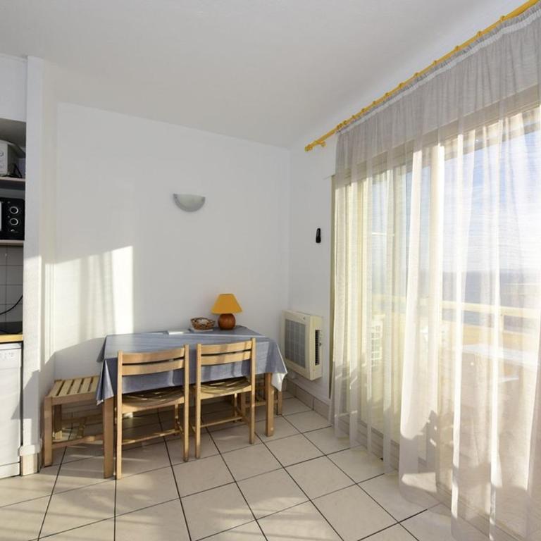 Studio au Lavandou, 4 pers, clim, parking, WiFi - FR-1-803-5 - Monolocale - 2