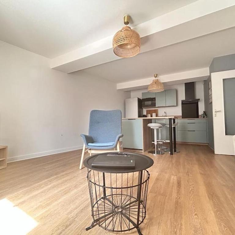 Maison hyper centre maxi 28pers Tour d'Auvergne - Appartement - 12