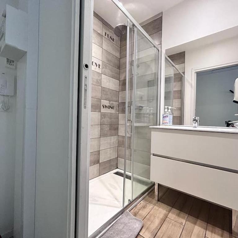 Maison hyper centre maxi 28pers Tour d'Auvergne - Appartement - 37