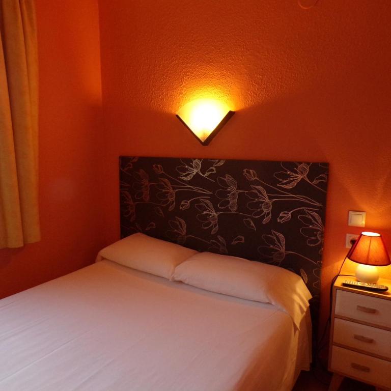 Hotel Roc de St Miquel & Apartment - Habitación Doble Económica Pequeña - 2